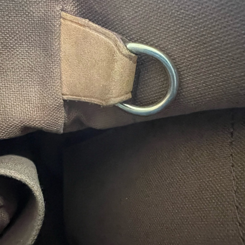 Louis Vuitton Totally MM Tote Bag - Picture 14 of 16